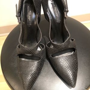 Black Zara heels